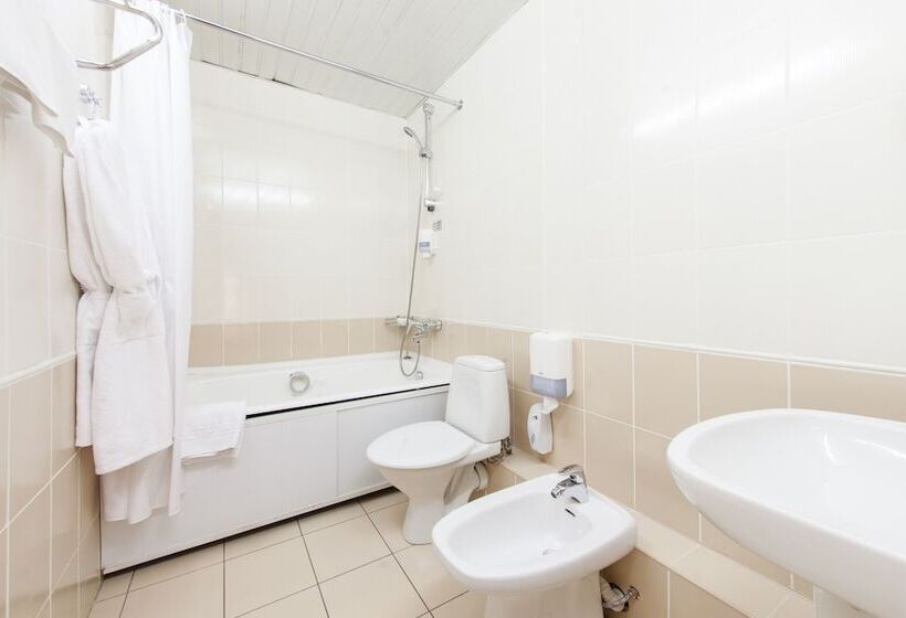 استودیوی استاندارد, Delta Business