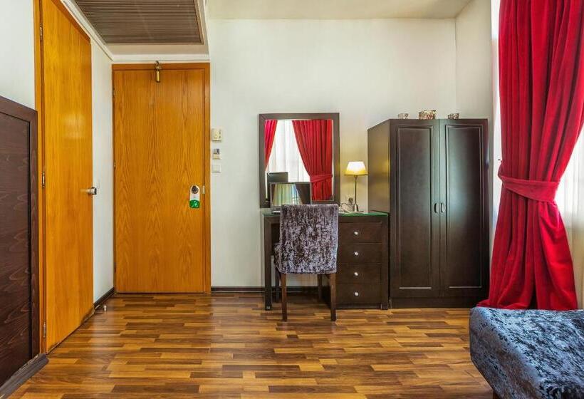 اتاق سوپریور, Egnatia