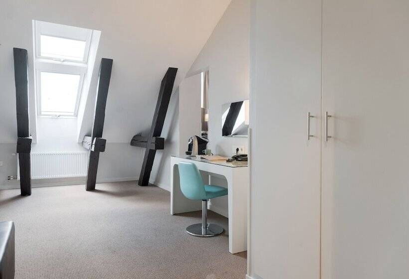 جناح جونيور, Elite Stadshotellet Växjö