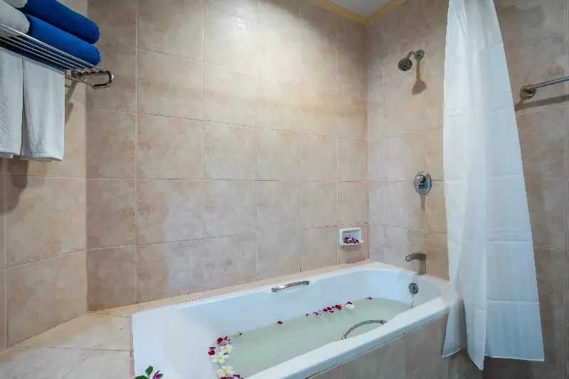 اتاق سوپریور با چشم‌انداز باغ, Karon Princess Hotel Sha Extra Plus