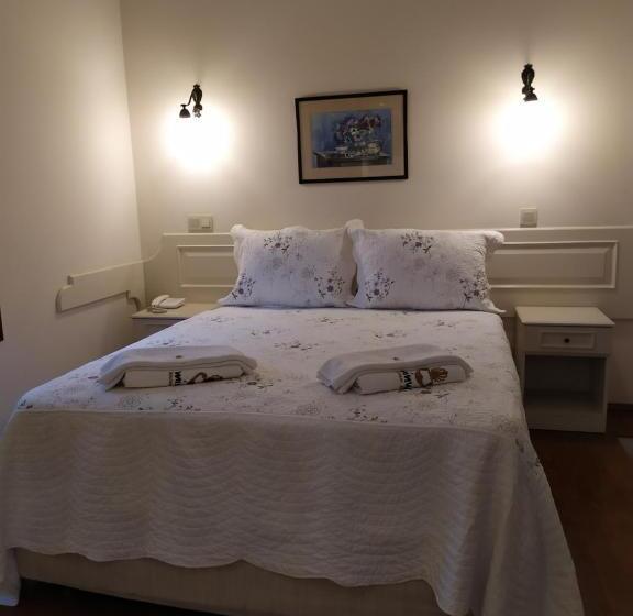 اتاق اکونومی, Minyon