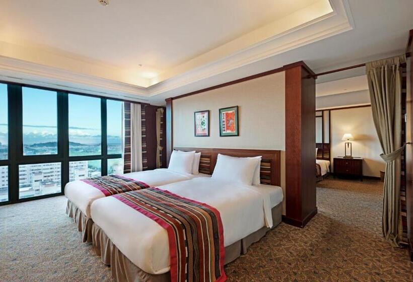 اتاق لوکس خانوادگی, Formosan Naruwan