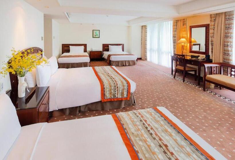 اتاق خانوادگی, Formosan Naruwan