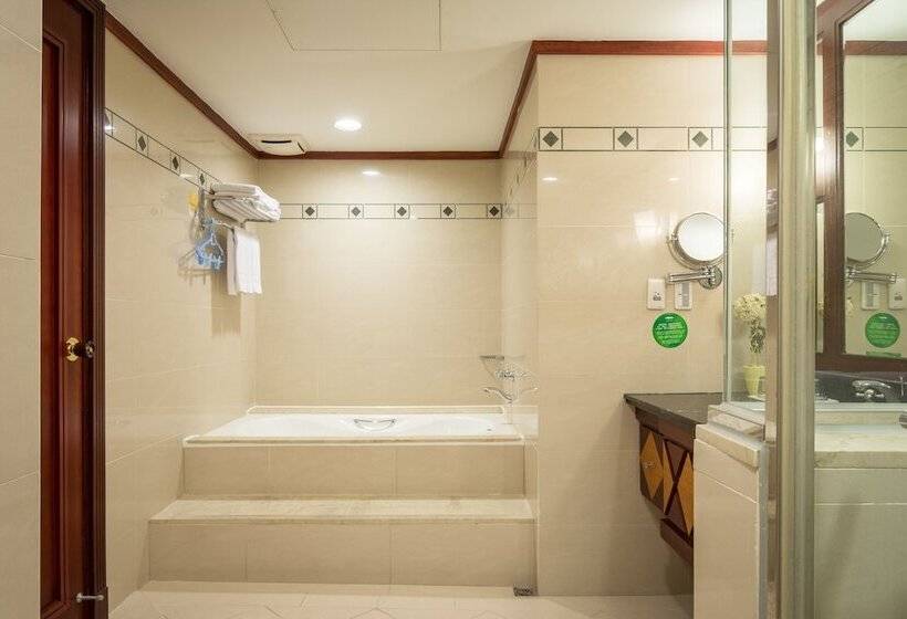 اتاق خانوادگی, Formosan Naruwan