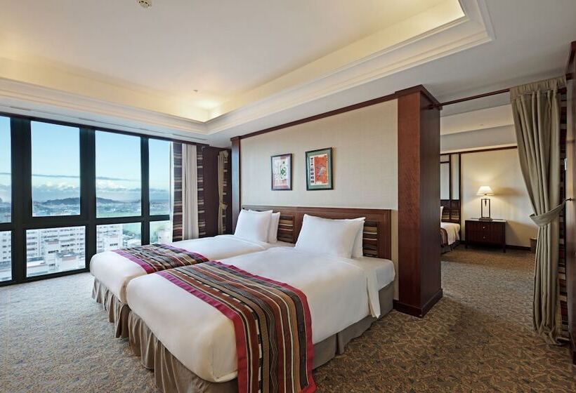 اتاق خانوادگی, Formosan Naruwan