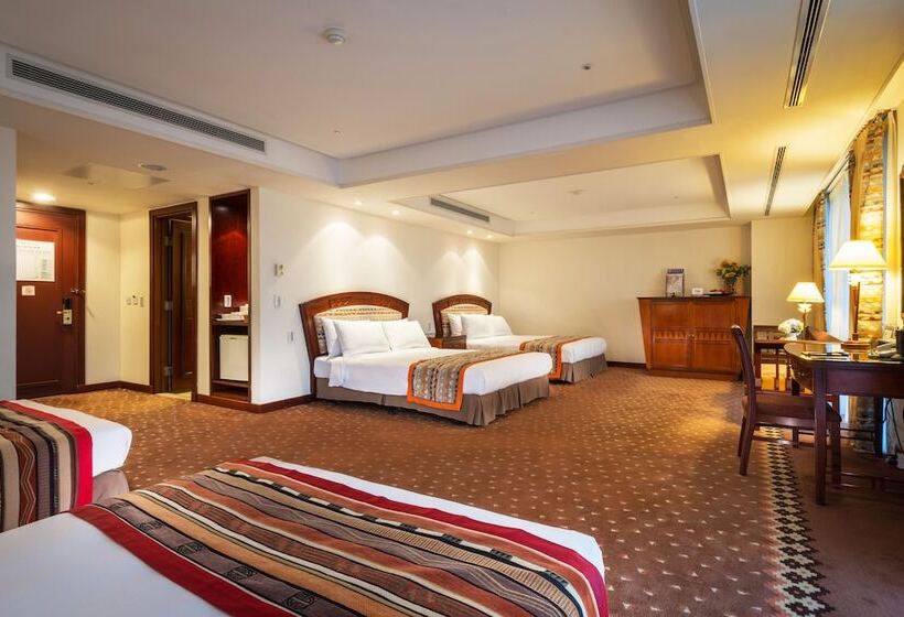 اتاق لوکس چهار تخته, Formosan Naruwan