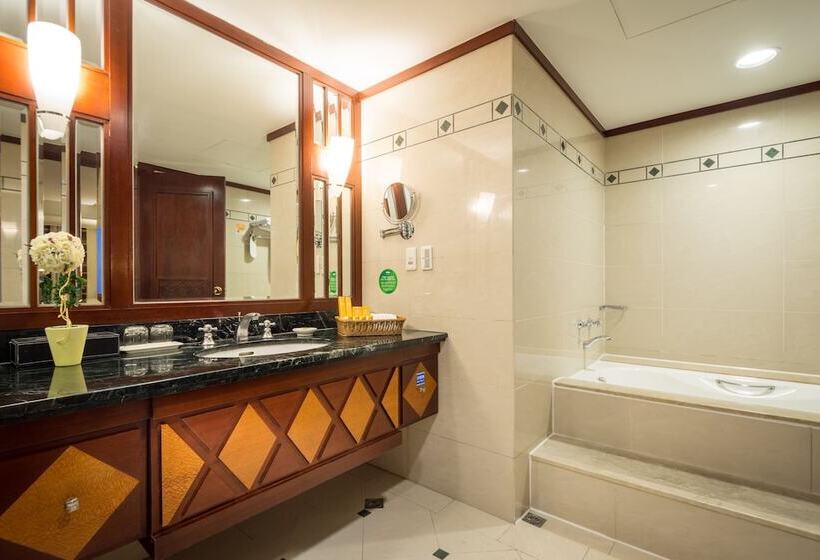 سوییت لوکس, Formosan Naruwan