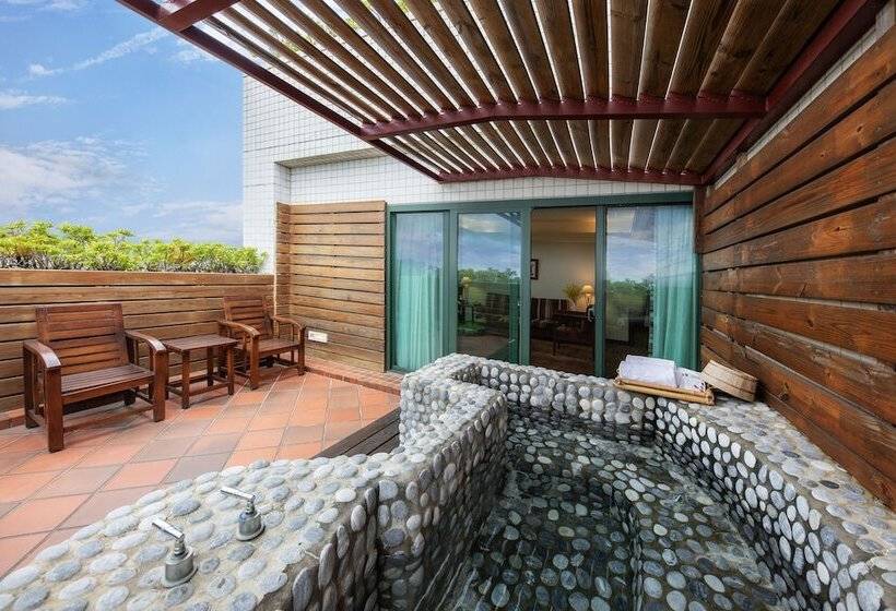 سوییت لوکس, Formosan Naruwan