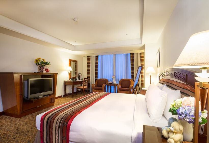 سوییت لوکس, Formosan Naruwan