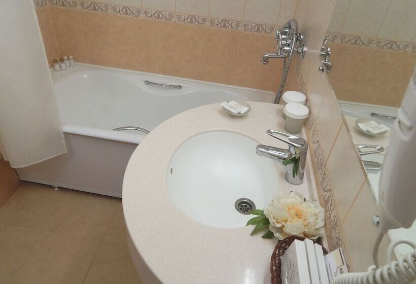 Люкс, Oktyabrskaya