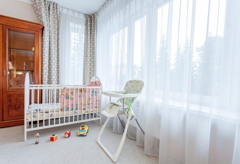 Люкс, Oktyabrskaya