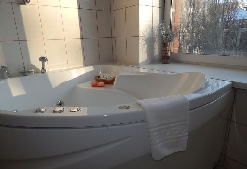 Люкс Премиум, Oktyabrskaya