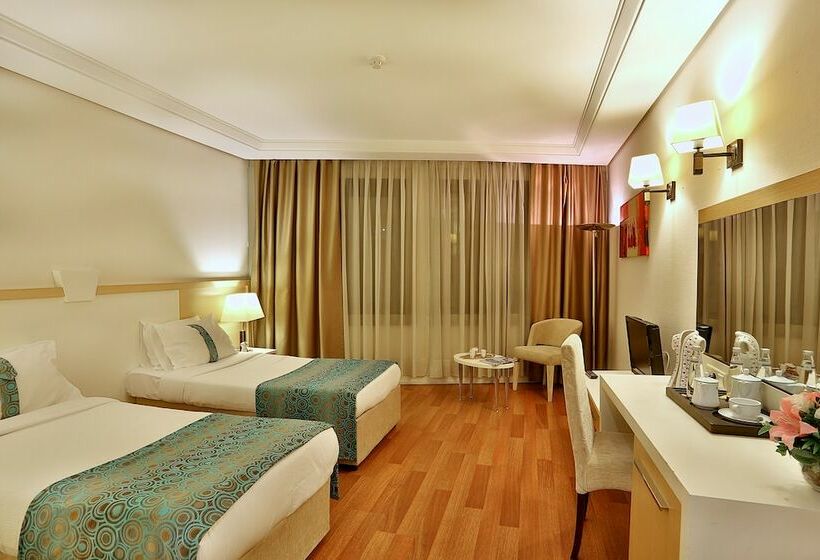 اتاق استاندارد سه نفره, Ortakoy Princess