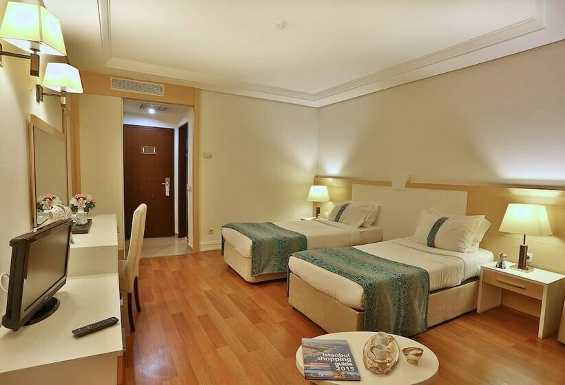 اتاق استاندارد سه نفره, Ortakoy Princess