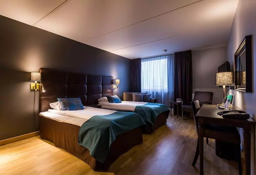اتاق خانوادگی, Quality Hotel Winn