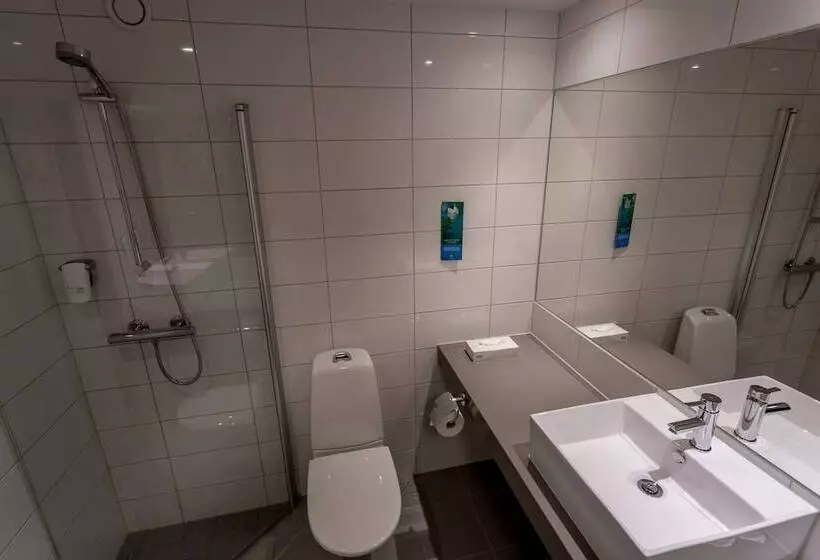اتاق خانوادگی, Quality Hotel Winn
