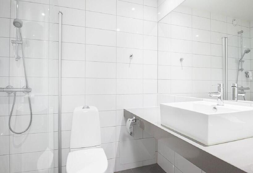 Семейный Номер, Quality Hotel Winn