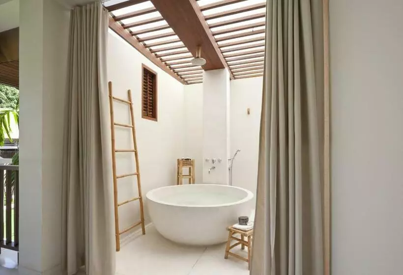 اتاق لوکس با بالکن, Sala Samui Choengmon Beach Resort