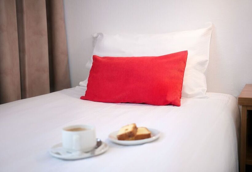 スタンダードトリプルルーム, Aramis