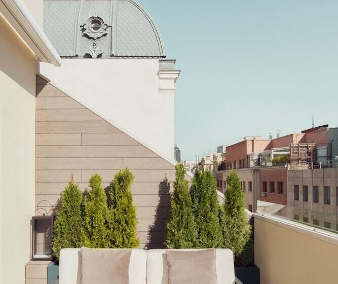 اتاق لوکس با تراس, The Pavilions Madrid