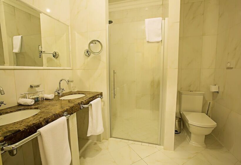 استودیوی استاندارد با چشمانداز شهر, Volgograd