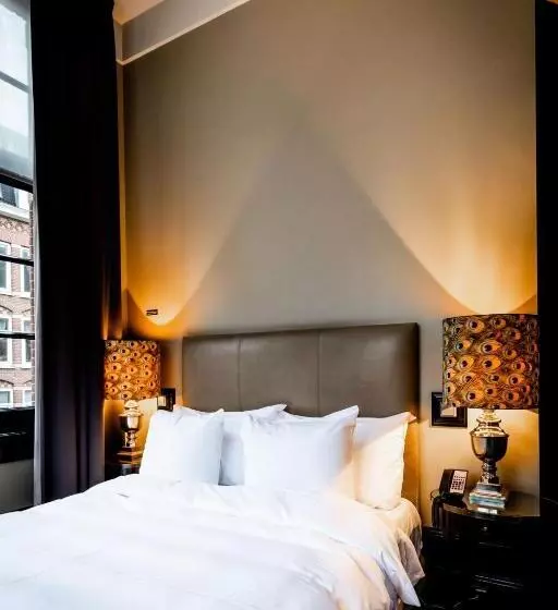 キングサイズベッドのジュニアスイート, The College Hotel Amsterdam, Autograph Collection