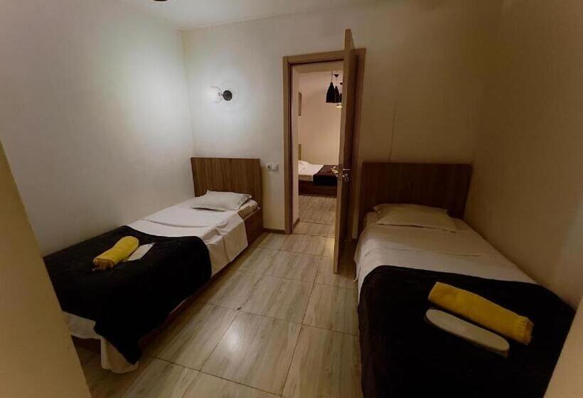 اتاق خانوادگی, Harmony