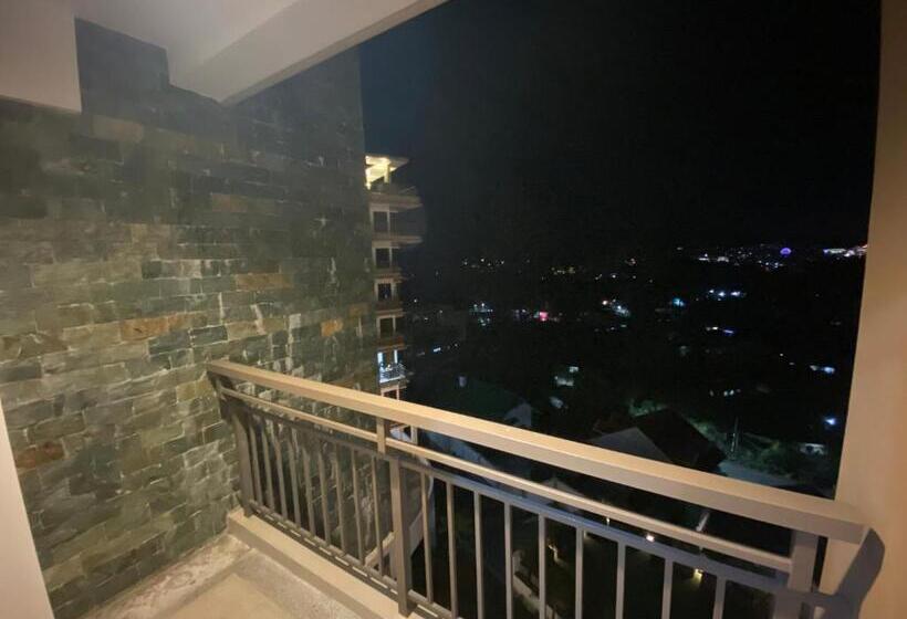 آپارتمان 1 خوابه با چشم‌انداز, Rosarich Homestay   Bristle Ridge Residences