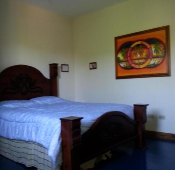 اتاق استاندارد, La Cueva Del Che