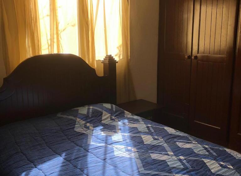 اتاق استاندارد, La Cueva Del Che