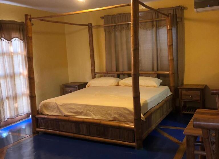 سوئیت با تخت بزرگ, La Cueva Del Che