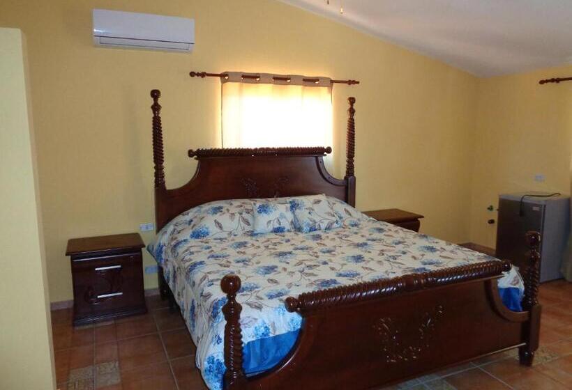 سوئیت با تخت بزرگ, La Cueva Del Che