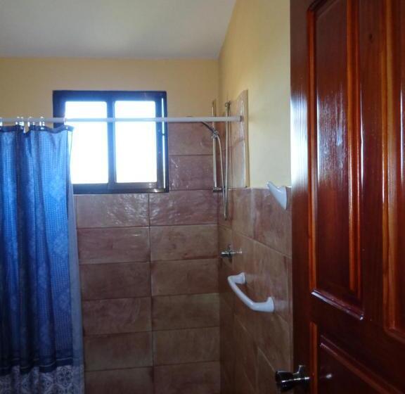 اتاق لوکس با چشمانداز دریا, La Cueva Del Che