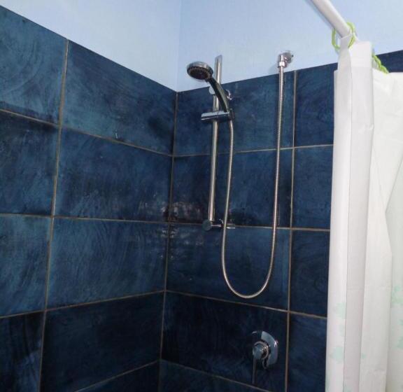 اتاق لوکس با چشمانداز دریا, La Cueva Del Che