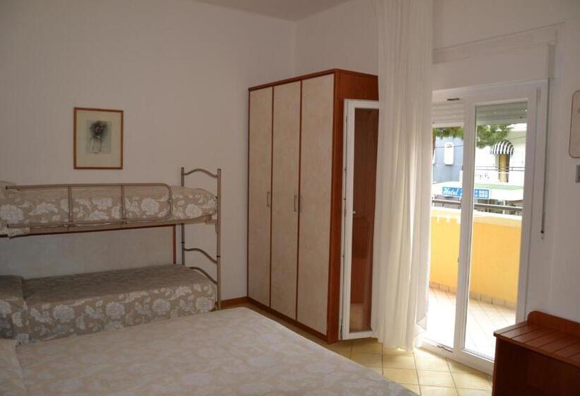 اتاق استاندارد چهار تخته, Ariston