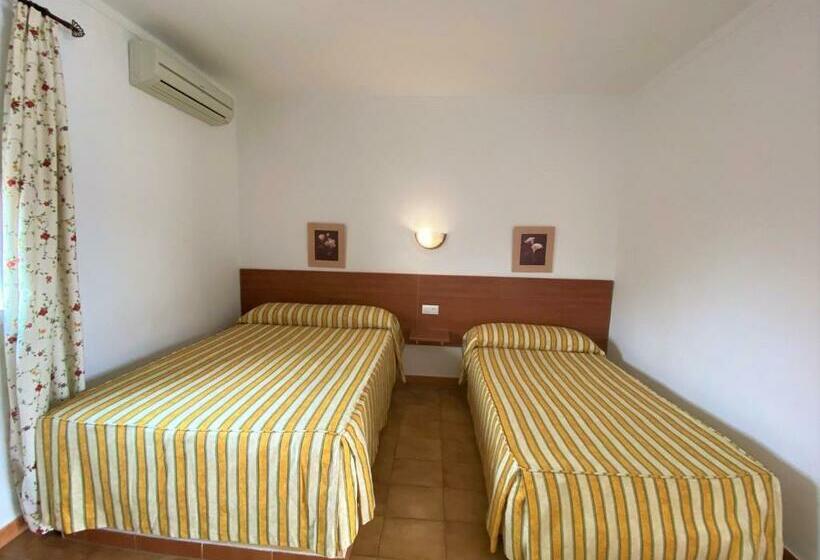 スタンダードトリプルルーム, Hostal Los Mellizos