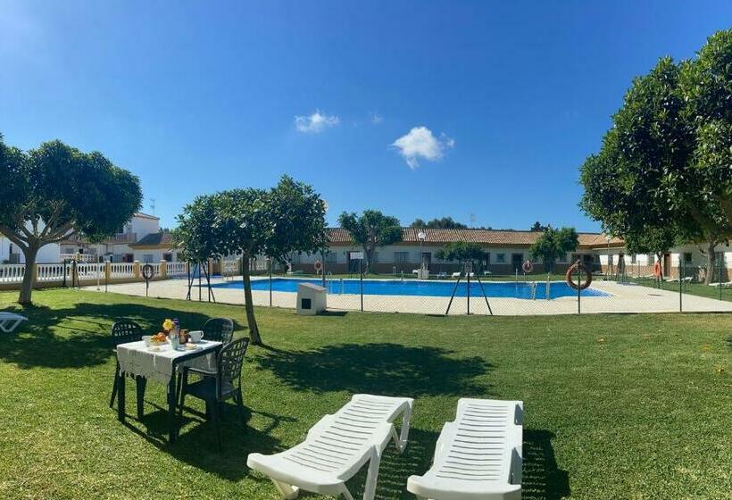 Номер Стандарт Трехместный, Hostal Los Mellizos