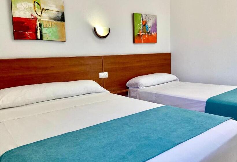 标准三人间, Hostal Los Mellizos