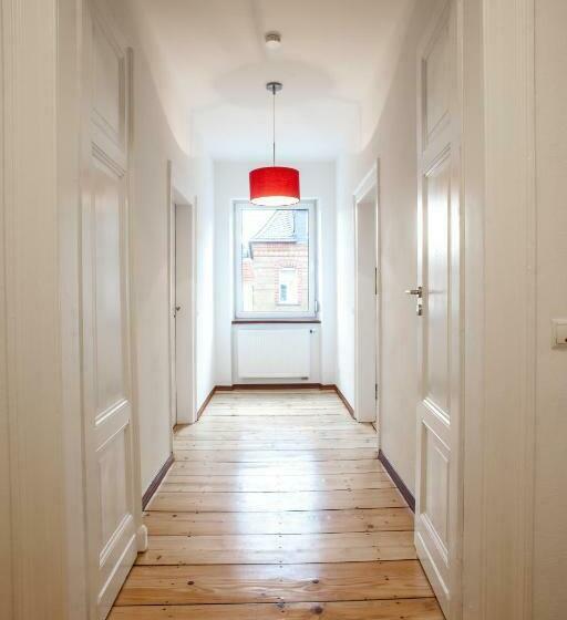 דירת חדר, P&g Rooms