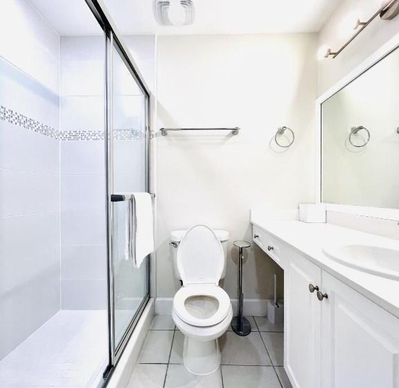 低层单卧公寓, Regal Beach Club