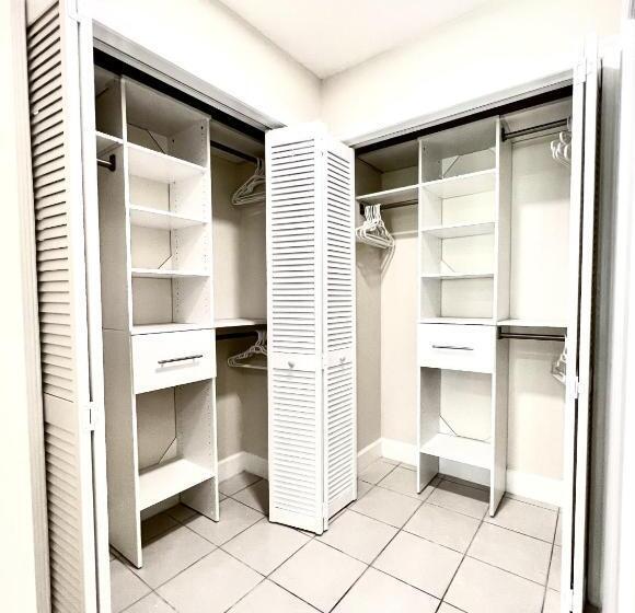 低层单卧公寓, Regal Beach Club