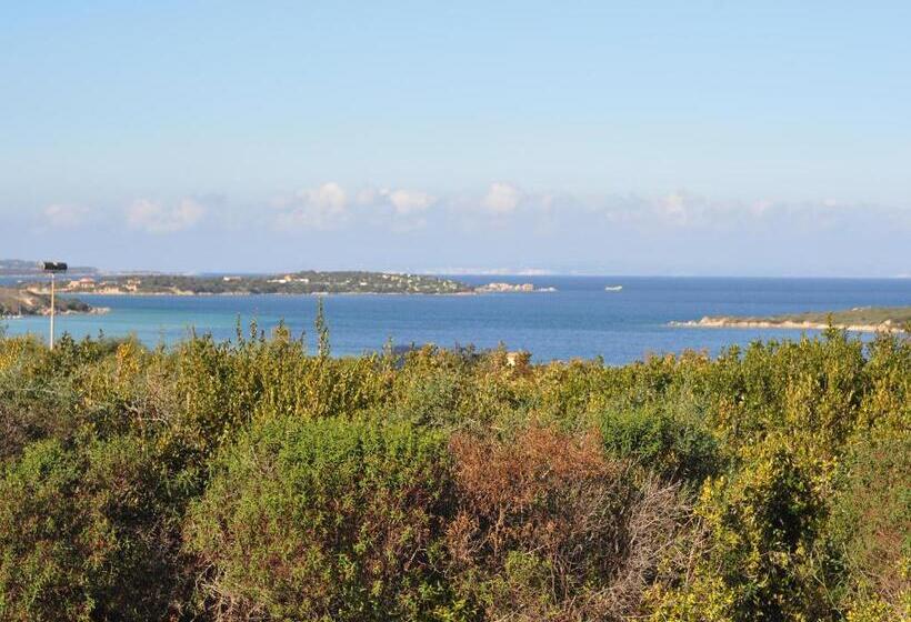 شقة غرفتين نوم إطلالة جانبية على البحر, Residence Cala Petralana