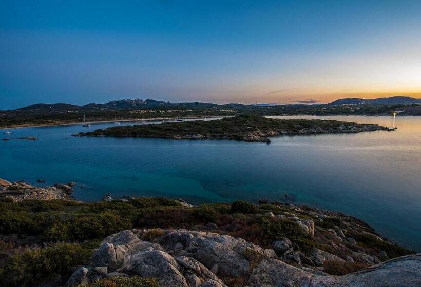 شقة غرفتين نوم إطلالة جانبية على البحر, Residence Cala Petralana