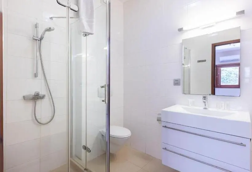 آپارتمان 1 خوابه با تراس, Spanish Water Apartments