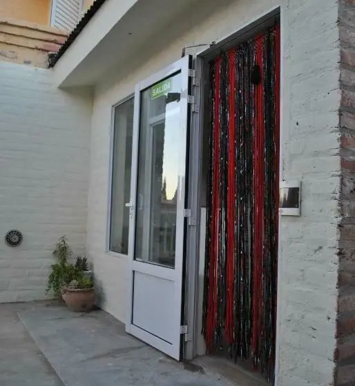ルームシェアのワンベッド, Ruca Kiñe Hostel