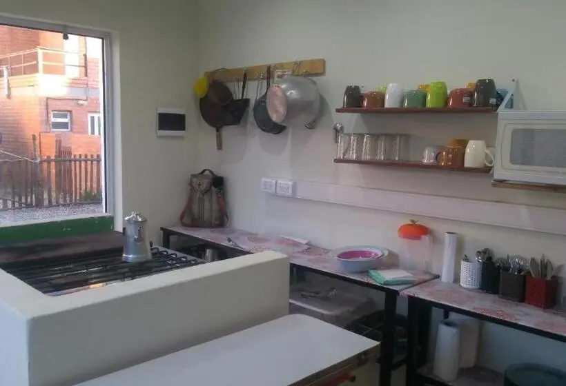 ルームシェアのワンベッド, Ruca Kiñe Hostel