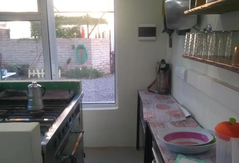ルームシェアのワンベッド, Ruca Kiñe Hostel