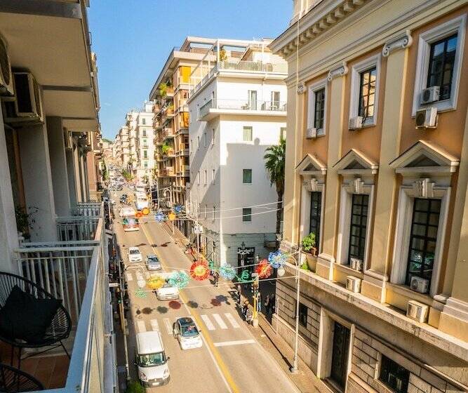 اتاق لوکس, Vinto House Salerno Downtown