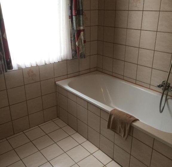 スタンダードルーム, Jerolitsch