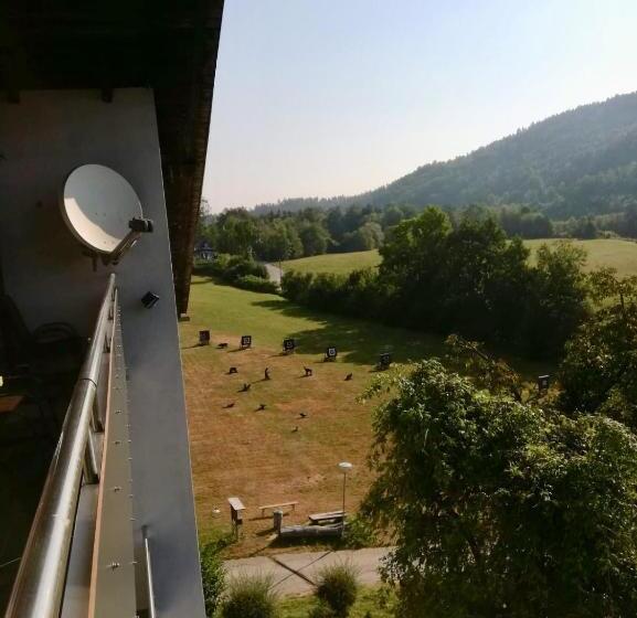 バルコニー付き１ベッドルームアパートメント, Jerolitsch